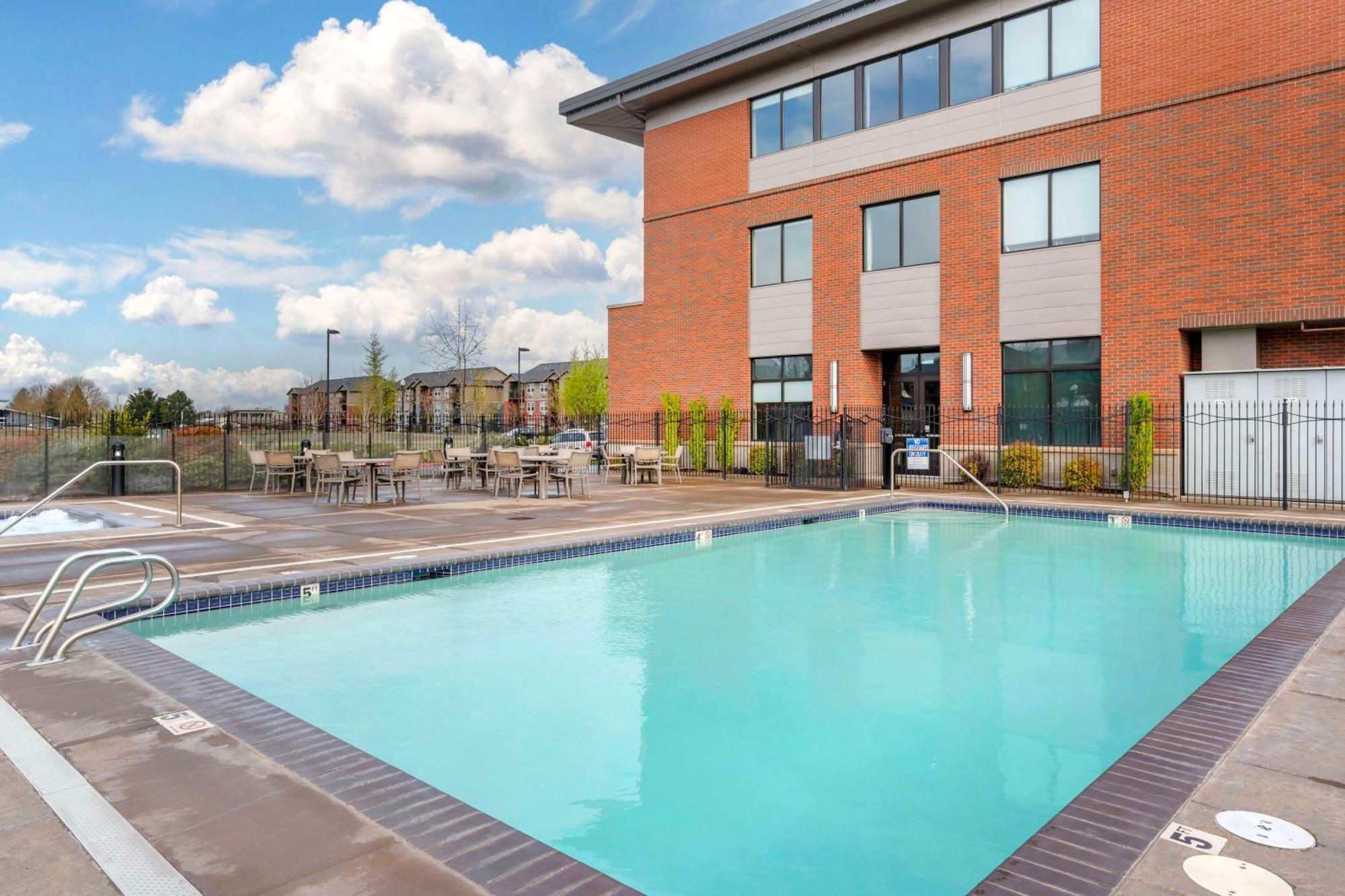 Best Western Premier Boulder Falls Inn Lebanon Exteriör bild