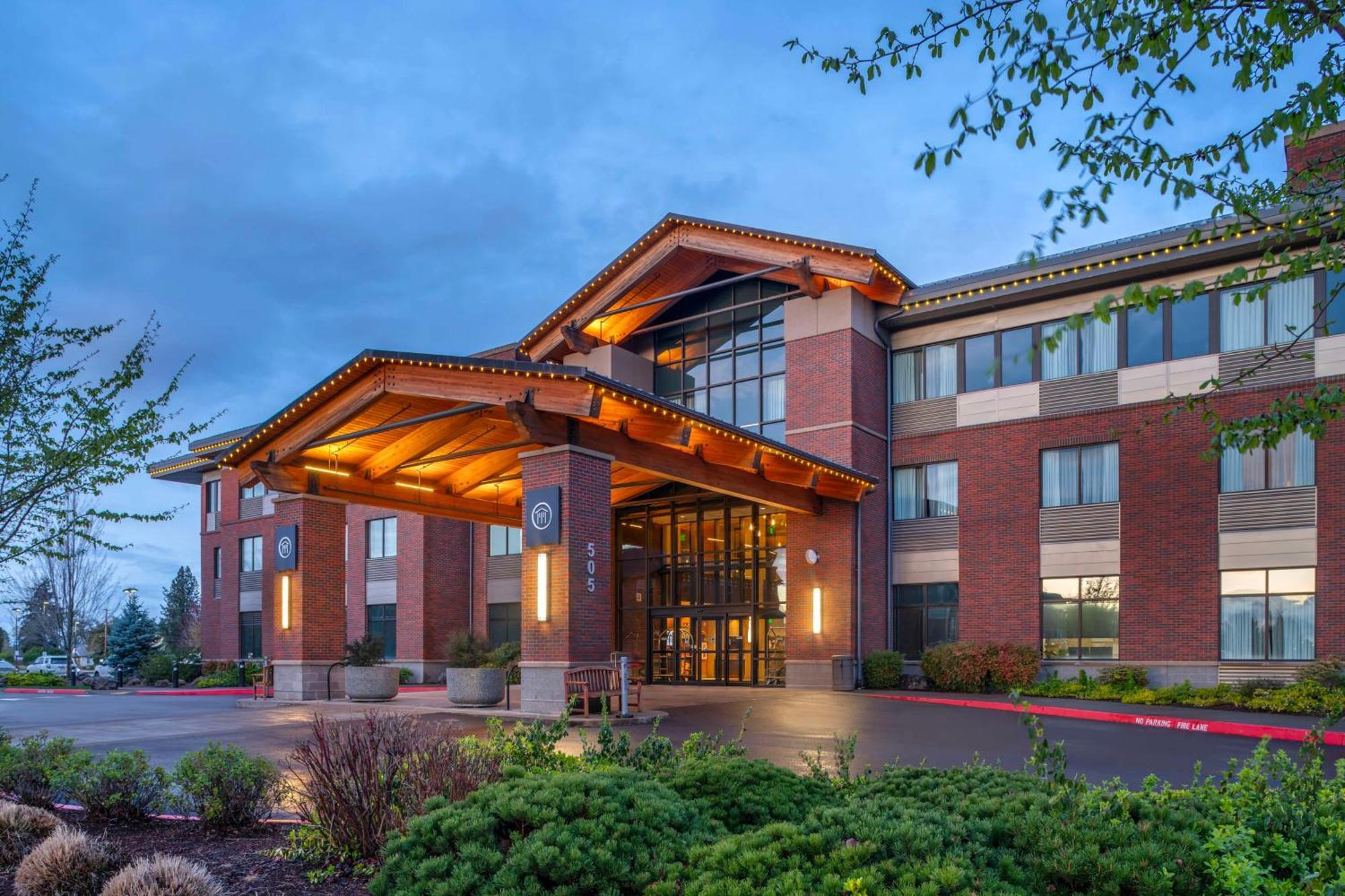 Best Western Premier Boulder Falls Inn Lebanon Exteriör bild