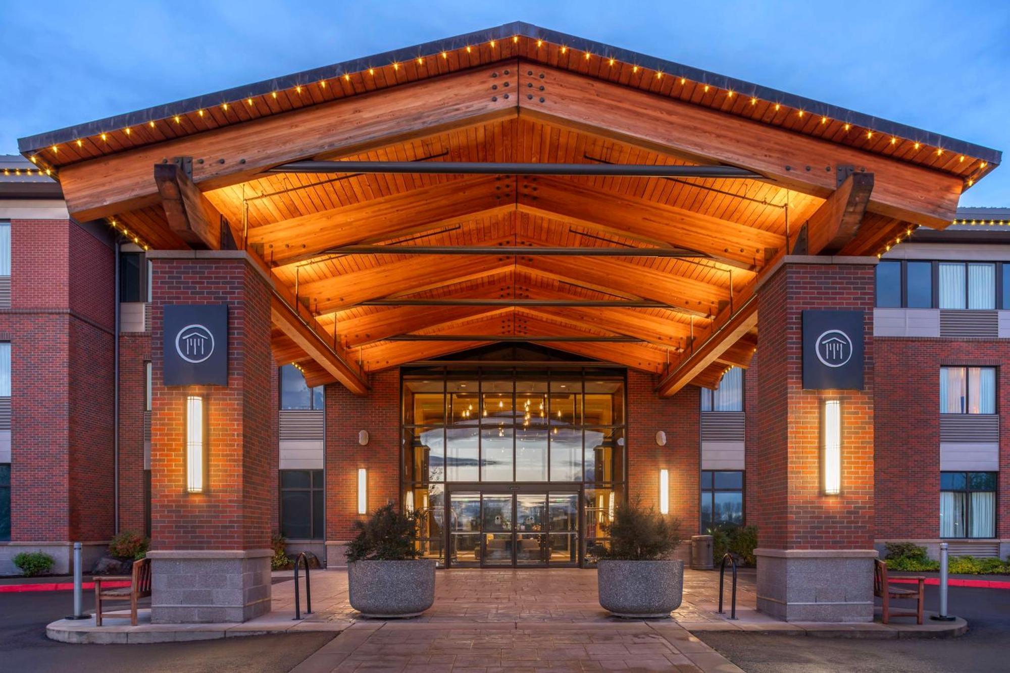Best Western Premier Boulder Falls Inn Lebanon Exteriör bild